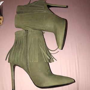 NWOB Aldo olive booties fringe 7.5